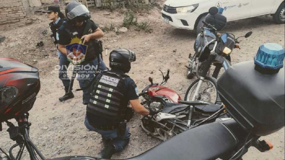 La policía demoró a un sujeto que intentó huir de un operativo