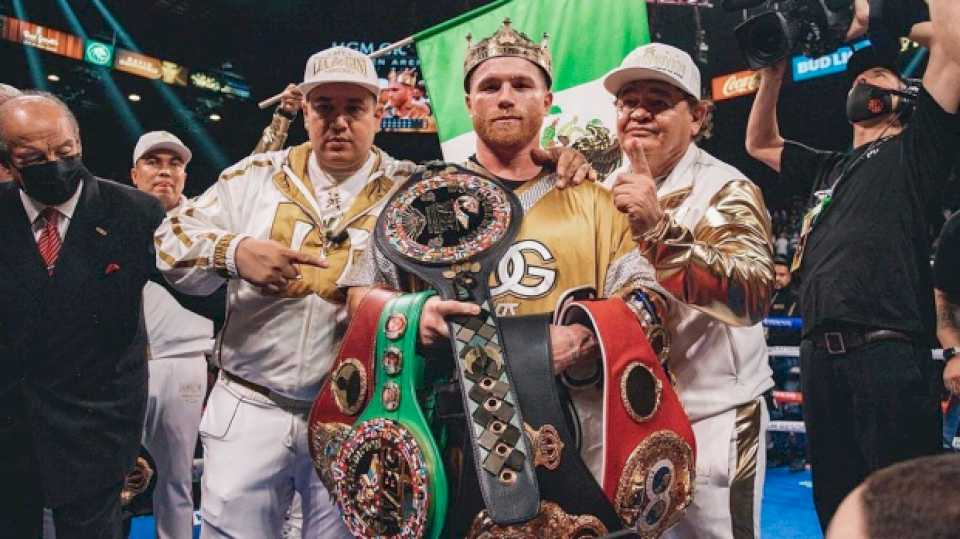 canelo-alvarez-vencio-a-john-ryder-y-se-consagro-campeon-mundial-indiscutido