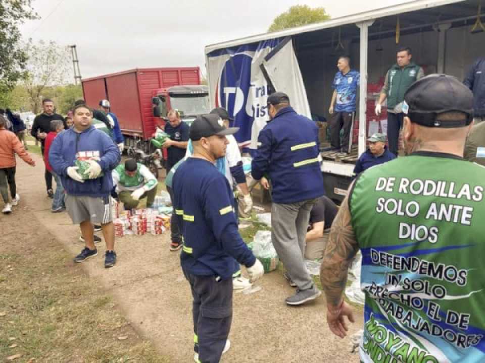 Le robaron a camioneros que responden a Moyano