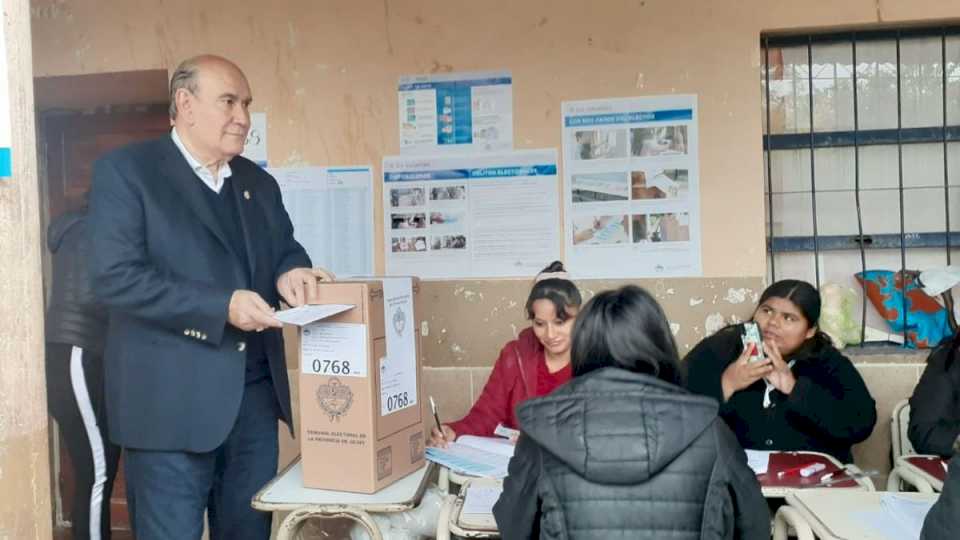 elecciones-2023-en-jujuy:-voto-ruben-armando-rivarola