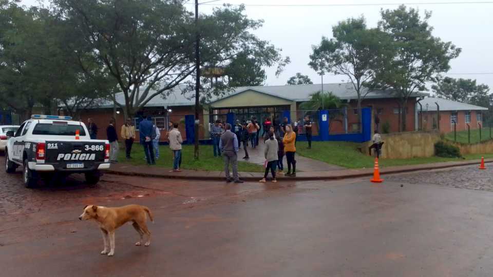 con-lluvia,-la-jornada-electoral-transcurre-con-normalidad-en-la-zona-centro