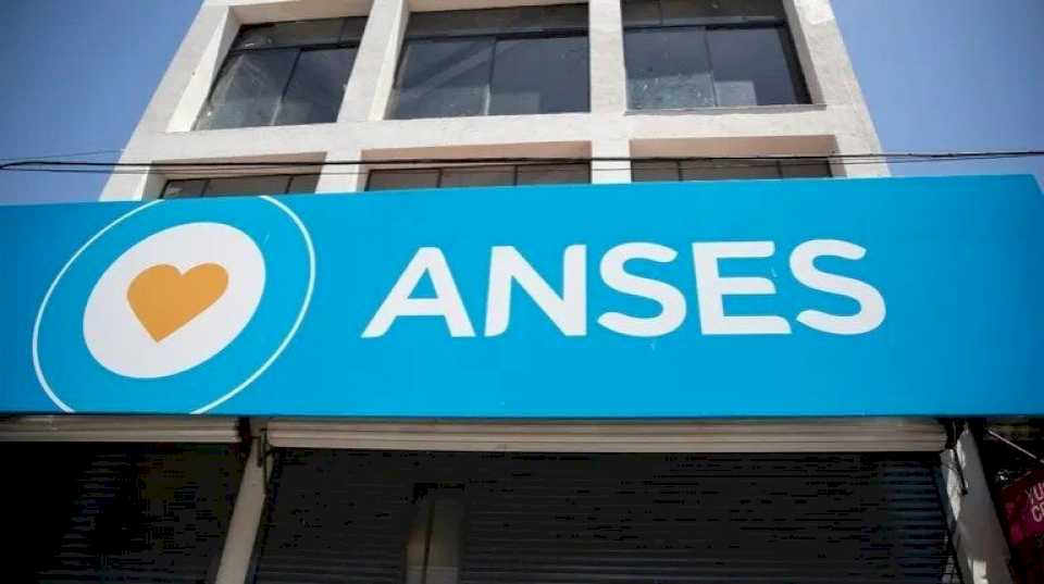 ANSES: qué beneficios se pagan a partir de mañana