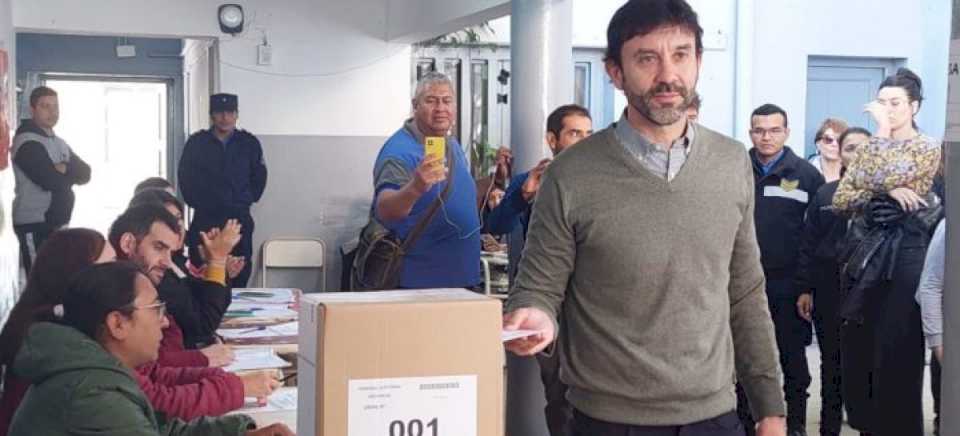 VOTÓ FELIPE ALVAREZ: «HOY ES EL DÍA PARA HACERSE ESCUCHAR»