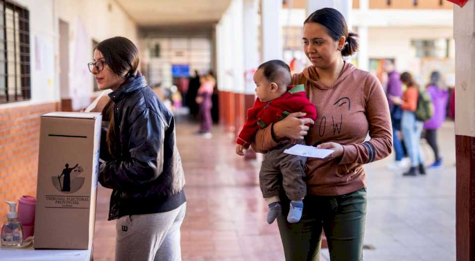 autoridades-de-la-rioja-estiman-«muy-buena»-participacion-de-votantes-en-las-elecciones-a-gobernador