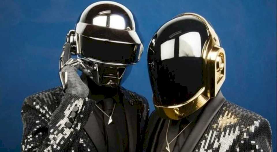 un-misterioso-anuncio-de-la-banda-daft-punk-incluye-a-la-plaza-de-mayo