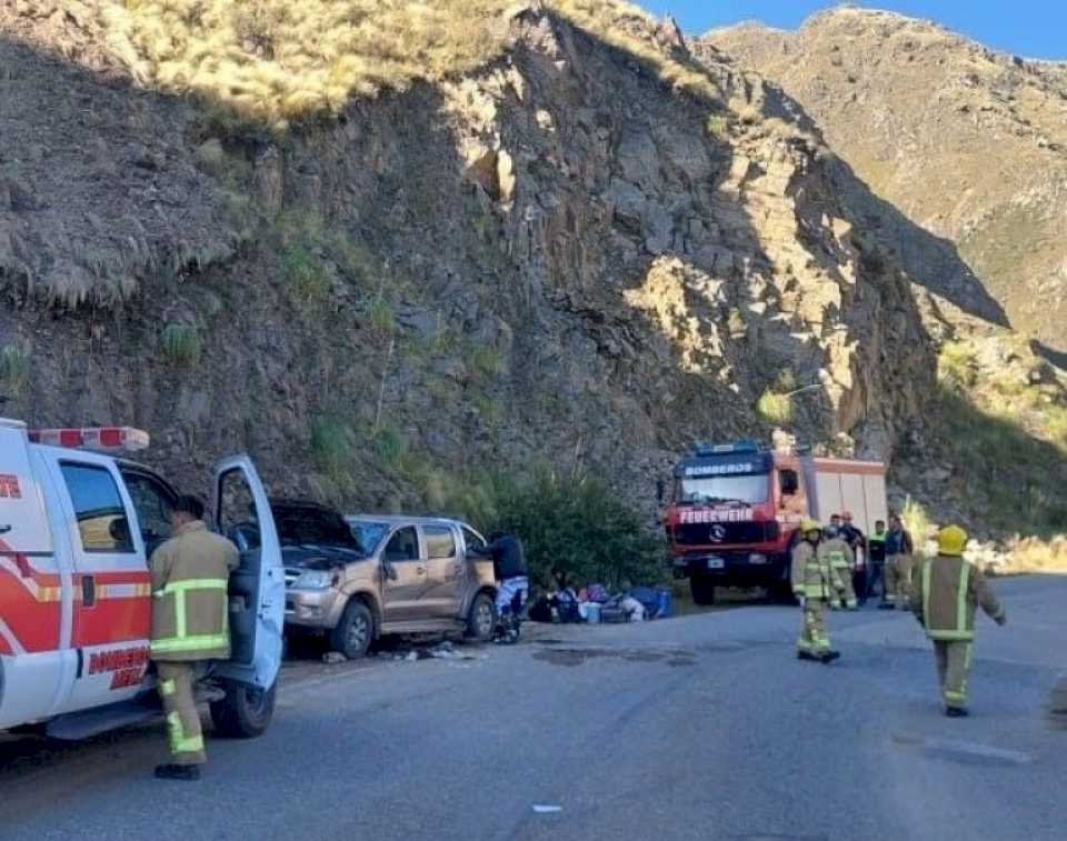 camioneta-volco-y-se-estrello-contra-las-sierras-de-los-comechingones