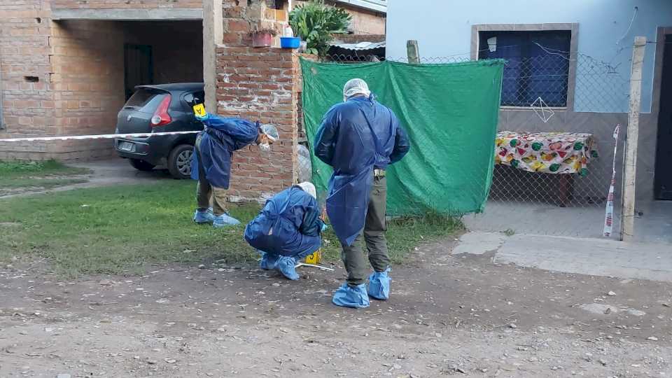 El Manantial: asesinaron de un tiro a una mujer durante una pelea entre vecinos