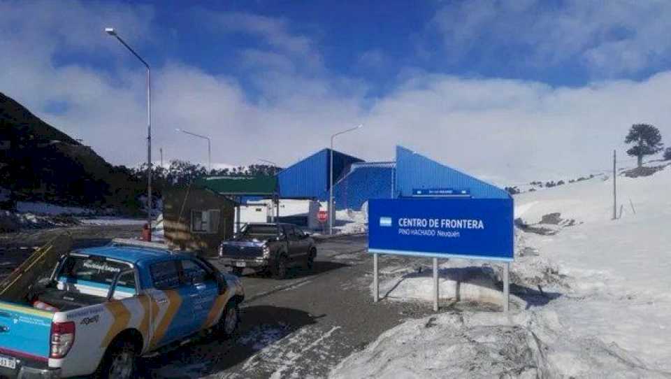 Cerraron Pino Hachado por acumulación de nieve