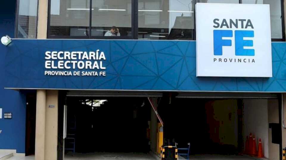 En Santa Fe se anotaron siete frentes y el oficialismo cambió de nombre