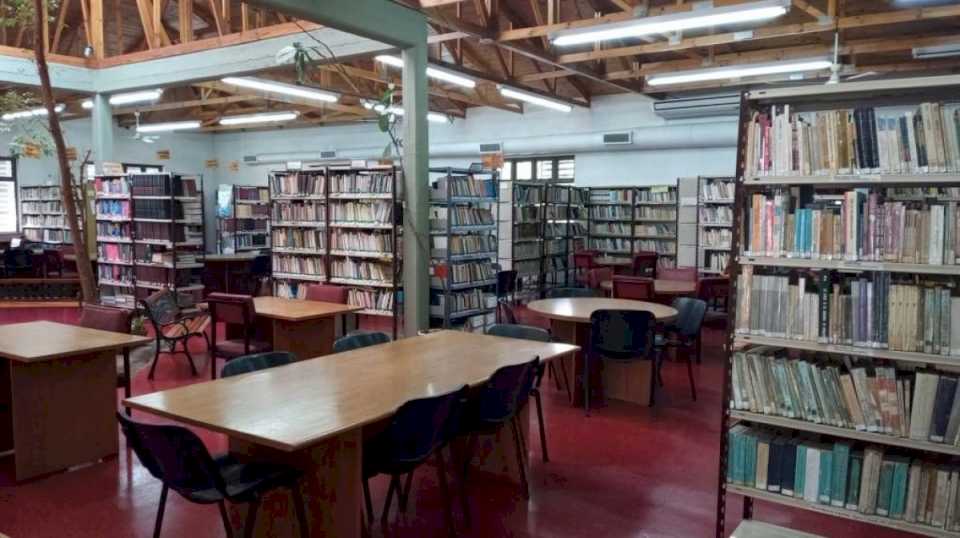 estudiaba-en-la-biblioteca-y-le-robaron-la-computadora