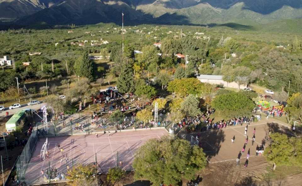 inauguraron-el-playon-deportivo-y-plaza-saludable-de-cerro-de-oro