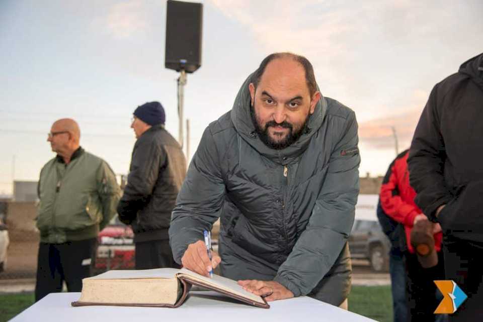 “La inversión en obras deportivas es una decisión política de este Gobierno”