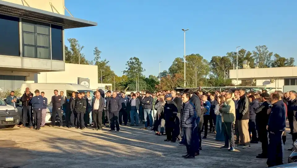 Trabajadores argentinos y uruguayos de Salto Grande se movilizaron en reclamo de pagos atrasados a la CTM