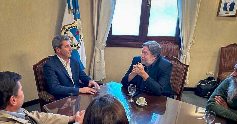 Dirigente nacional se reunió con Uñac y apoyó la candidatura de un alfil en San Martín