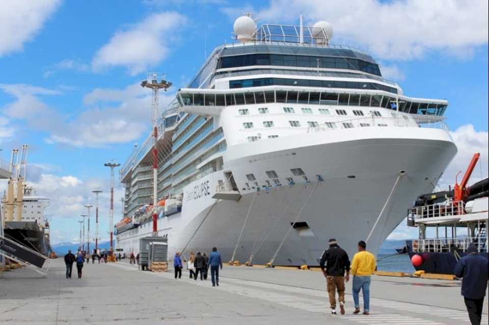 temporada-record-de-cruceros-con-220-mil-personas