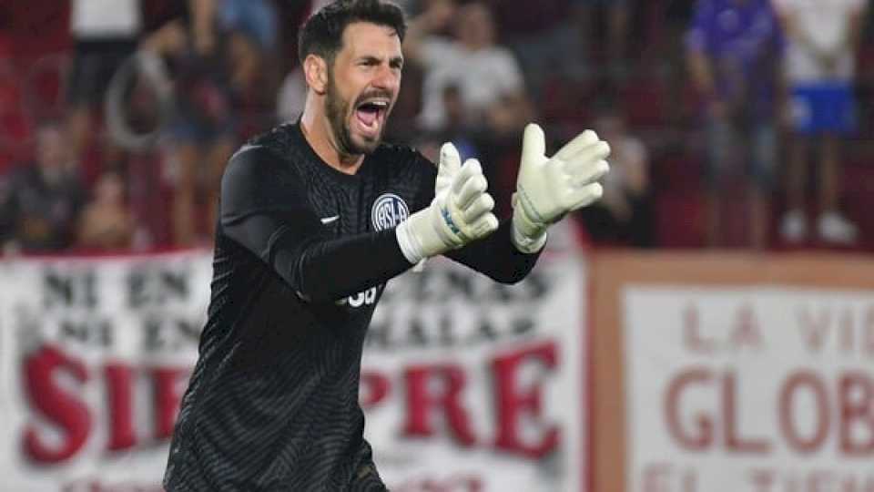 El buen momento de Augusto Batalla que blindó el arco de San Lorenzo: 20 vallas invictas en 33 partidos