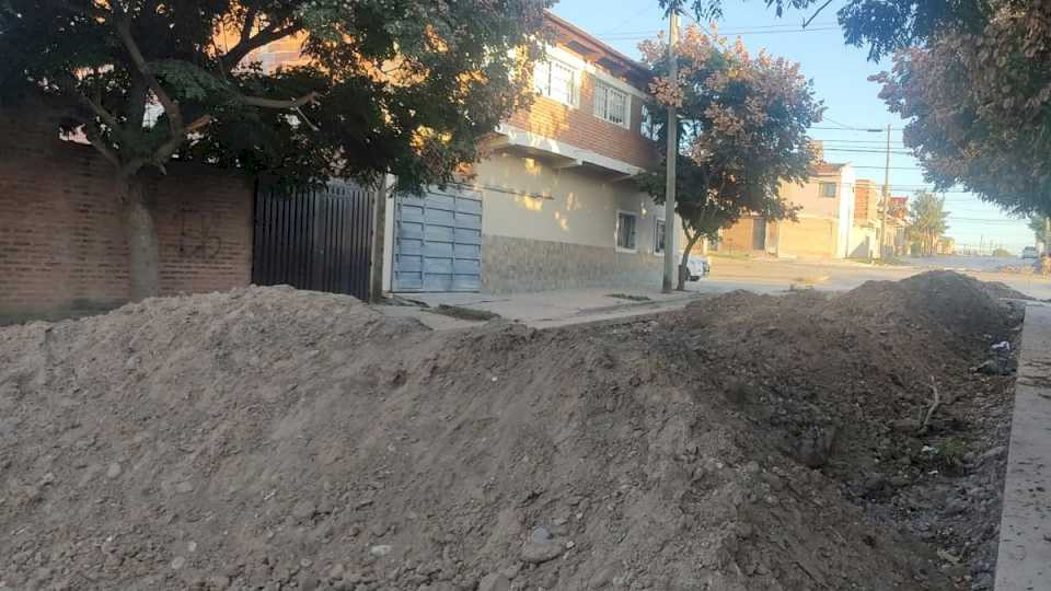 una-obra-sin-terminar-sigue-afectando-a-los-vecinos-de-alto-comedero