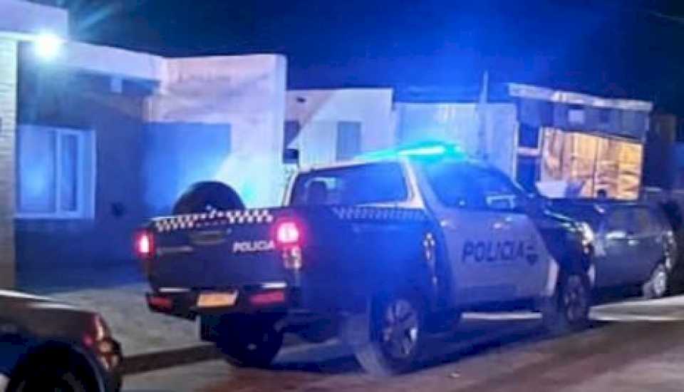 Un delincuente con antecedentes intentó ingresar a una casa y le dispara a su dueño