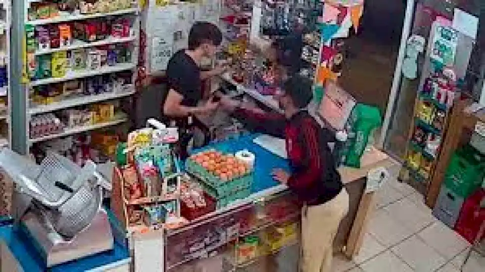 Robo a mano armada en kiosco