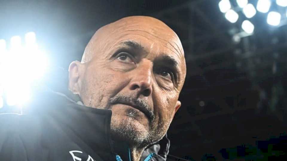 Desayuno casual con Luciano Spalletti, el DT de Napoli que tuvo un mal sueño: «Hubiera sido mejor si esta mañana seguía durmiendo»