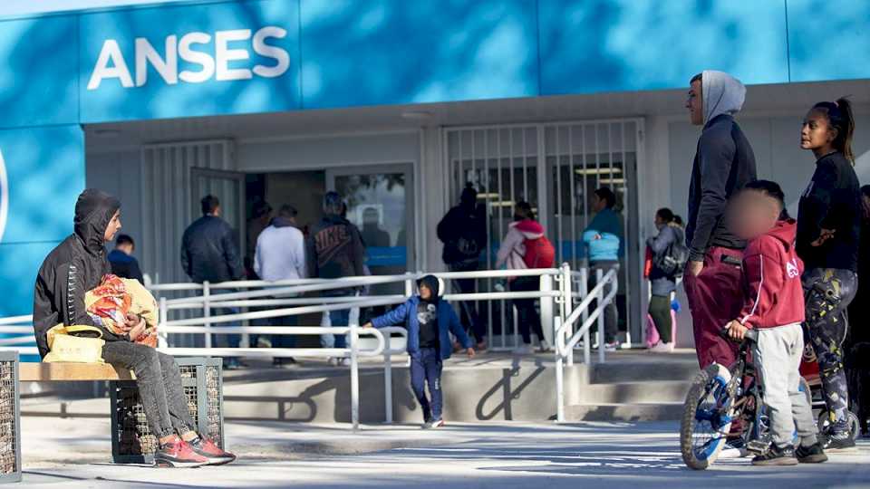 anses:-buenas-noticias-para-titulares-de-auh-y-de-aue