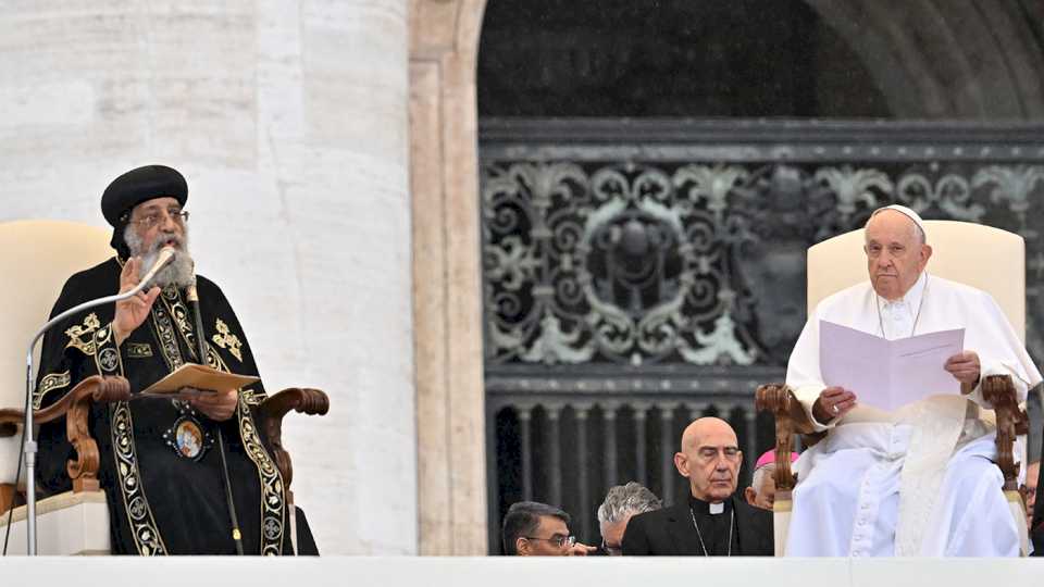 francisco-recibio-al-lider-de-los-coptos-para-conmemorar-la-amistad-entre-las-dos-iglesias