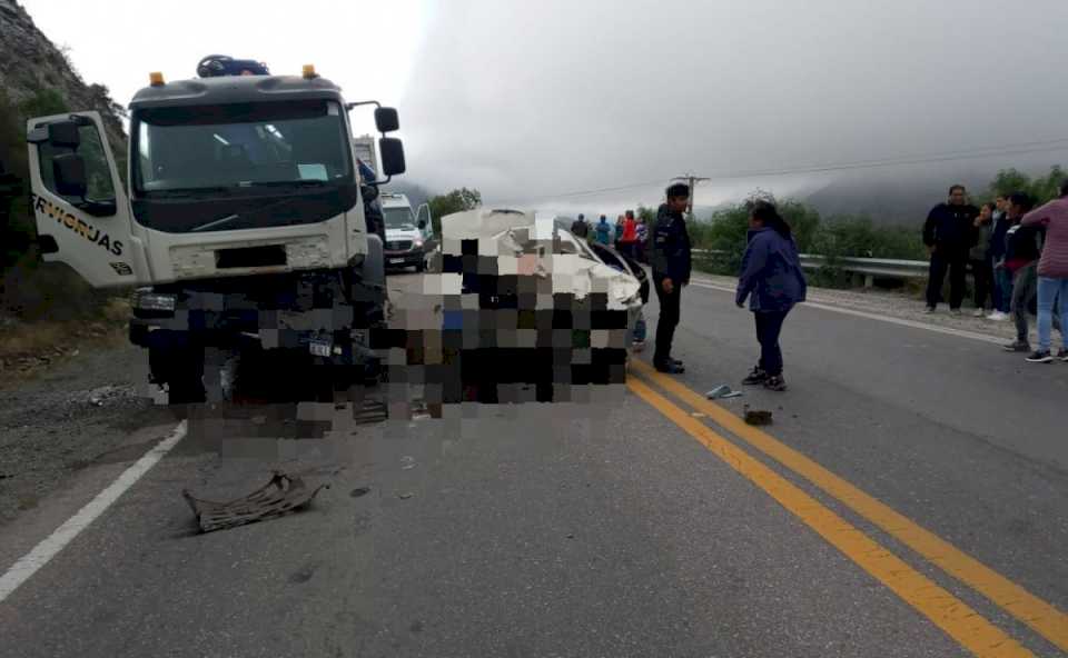 Choque frontal en Ruta 9: un niño de 5 años y su papá murieron tras el impacto