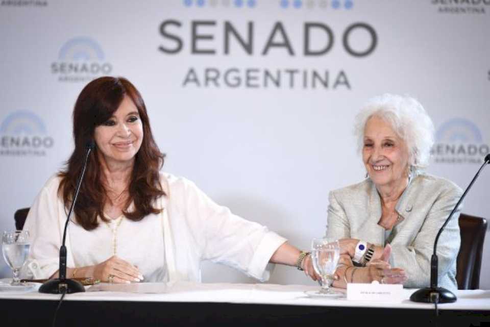 madres-de-plaza-de-mayo-creen-que-el-fallo-de-la-corte-apunta-a-cristina