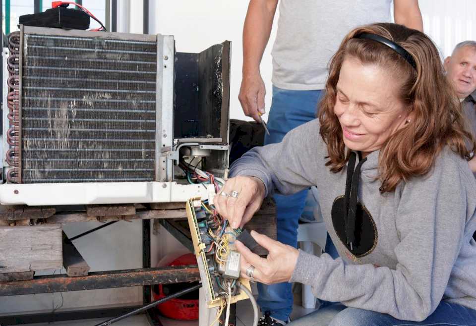 Escuela de Artes y Oficios: el curso de Refrigeración es uno de los más demandados por su amplia oportunidad laboral