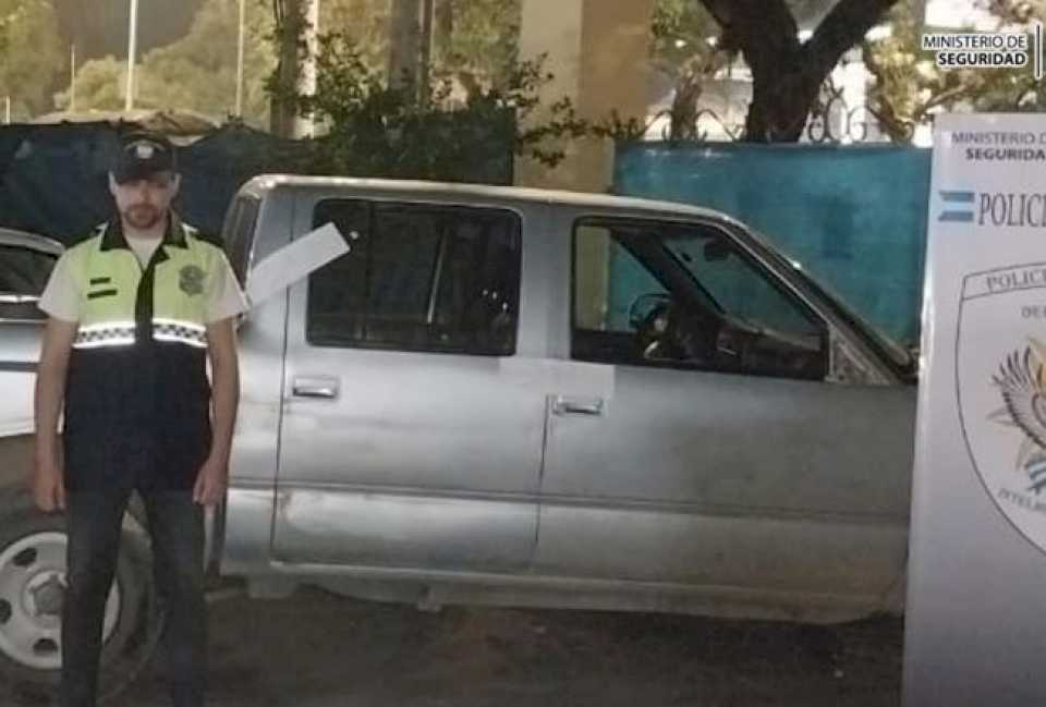 tucuman:-tras-un-allanamiento-recuperan-una-camioneta-robada