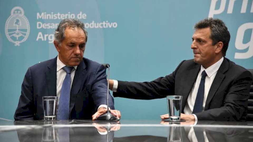 Cumbre económica de Juntos, la interna Scioli vs. Massa y multa millonaria al PJ de Randazzo