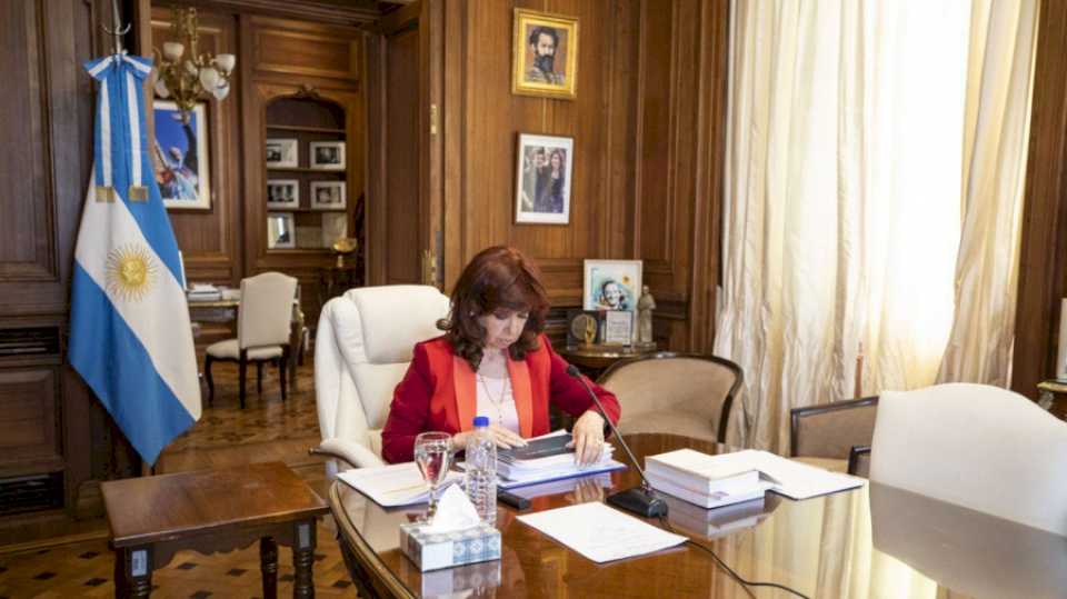 Picante cruce entre Cristina Kirchner y Lousteau por economía: “Me enseñaste vos con la 125”