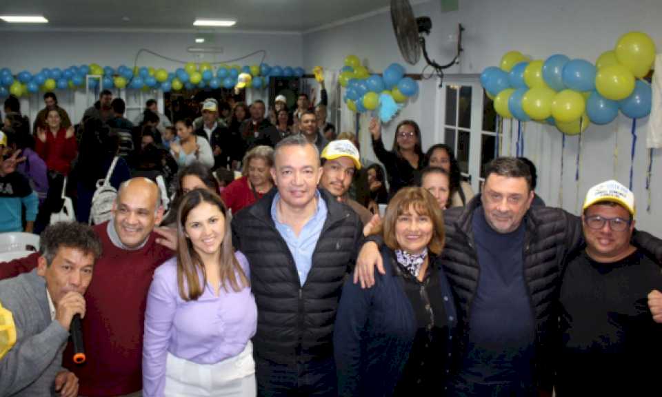 con-un-multitudinario-acto,-ganemos-corrientes-presento-a-sus-candidatos-en-santo-tome