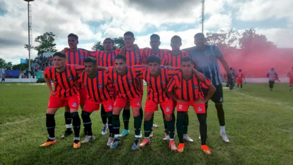 Primero de Mayo goleó a 9 de Julio de Clorinda y gritó campeón en Laguna Blanca