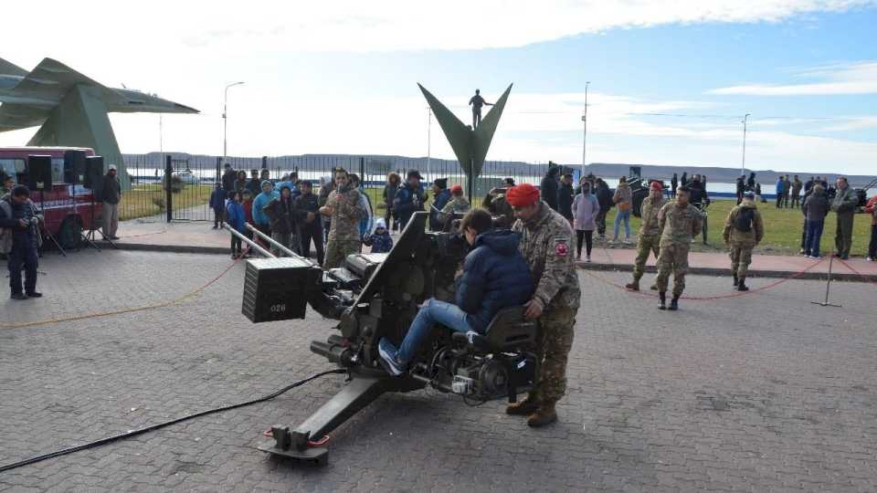 la-fuerza-aerea-conmemoro-su-"bautismo-de-fuego"-en-la-costanera