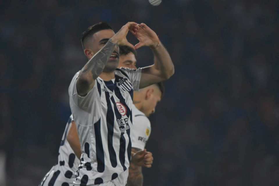 Talleres derrota a Rosario Central en el Kempes