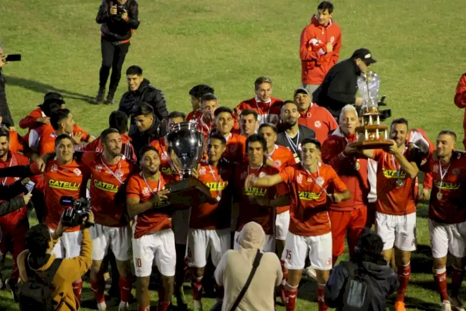 lambert-de-monte-maiz-se-proclamo-por-primera-vez-campeon-provincial