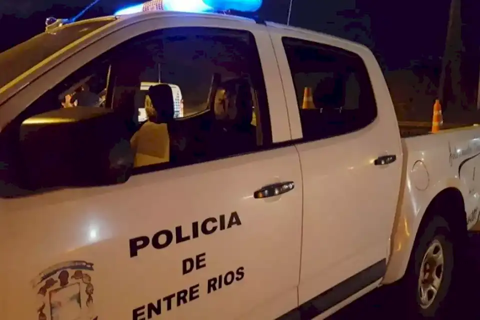 Por inconvenientes conyugales, una pareja agredió a una joven y terminaron detenidos