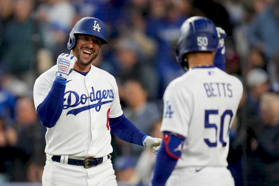 los-dodgers-ganan-a-los-filis-por-13-4-con-4-jonrones