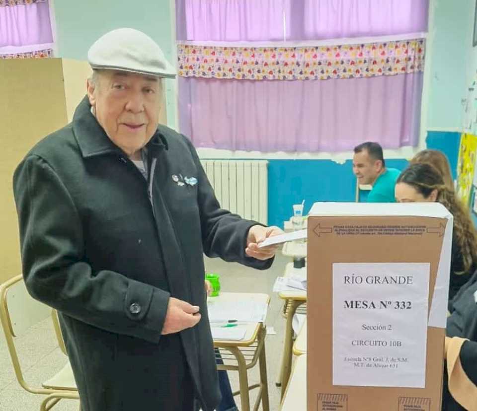 A sus 82 años, «Chiquito» Martínez votó en estas elecciones