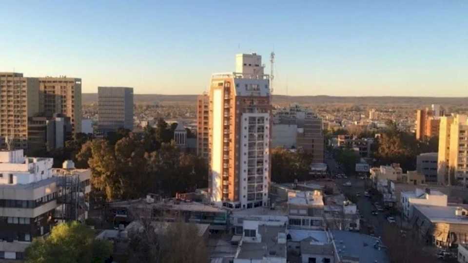 clima-en-neuquen:-el-martes-tendra-una-tarde-soleada-y-una-noche-helada