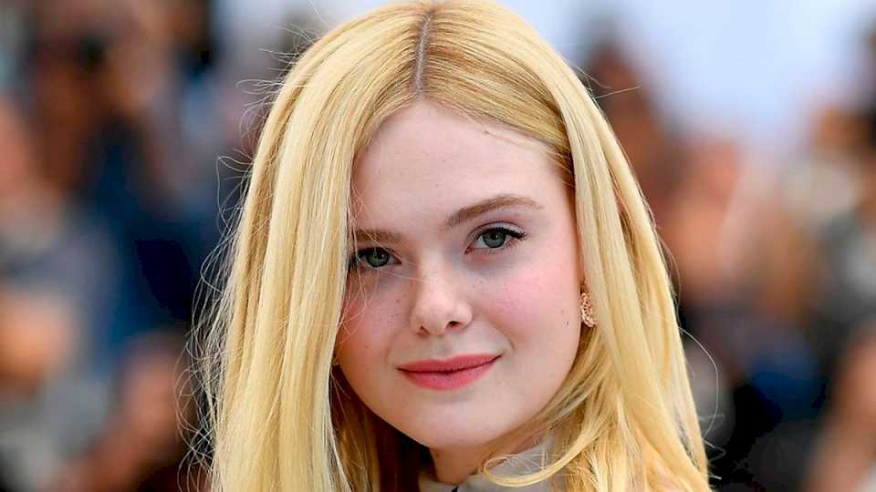 elle-fanning-perdio-un-papel-en-una-gran-franquicia-de-hollywood-por-culpa-de-su-perfil-de-instagram