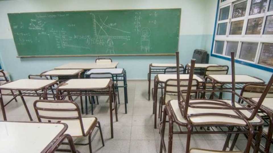 Docentes públicos incian un paro de 48 horas en Tucumán