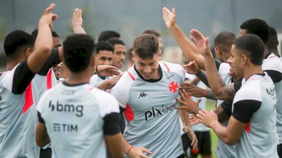 vasco-da-gama-no-pago-por-capasso-y-atletico-tucuman-acudiria-a-la-fifa