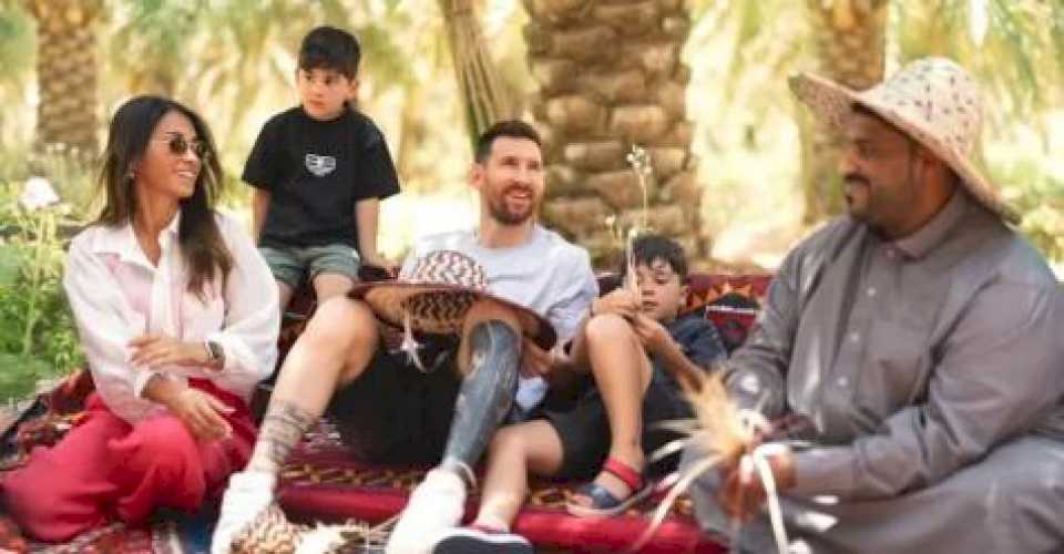 El viaje de Lionel Messi a Arabia causó malestar en el PSG y crece la hipótesis de un posible regreso a Barcelona