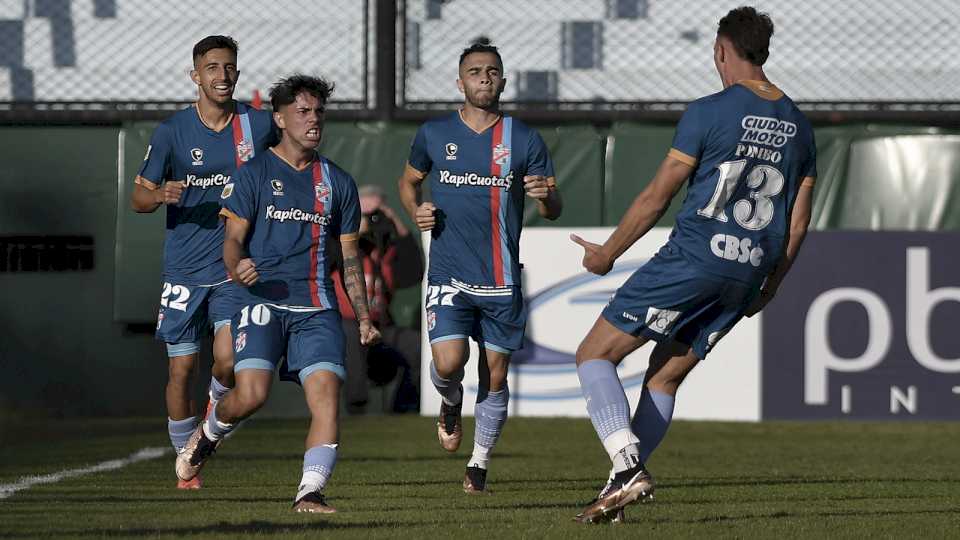 Arsenal y Villa Mitre se enfrentan por la Copa Argentina