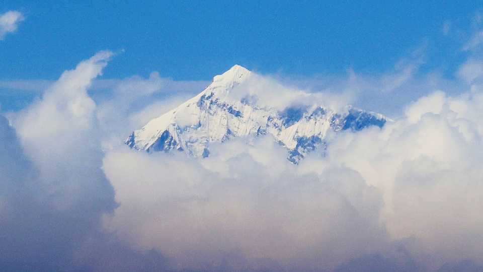 un-alpinista-estadounidense-murio-cuando-escalaba-el-everest