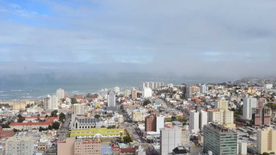 Martes con cielo mayormente despejado y máxima de 17°C