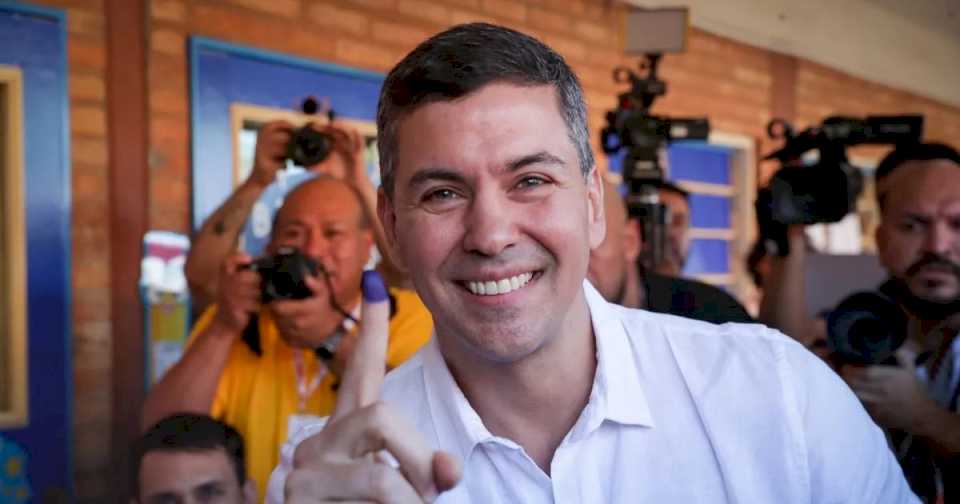 Santiago Peña ganó las elecciones en Paraguay y llamó a la unidad