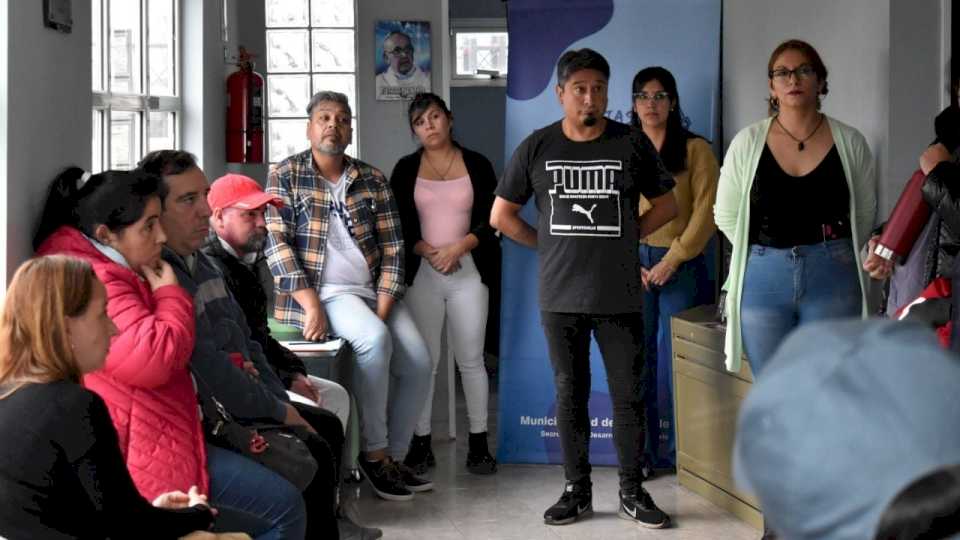 los-barrios-el-faro-y-tanarro-se-reunieron-para-regularizar-su-junta-vecinal